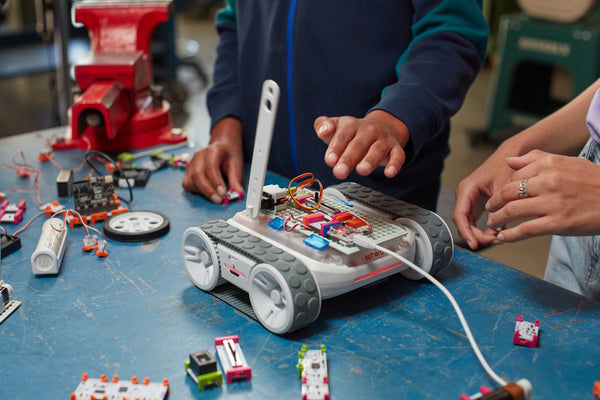 If you want to build a robotics lab in school here are 5 things you'll need to get started.