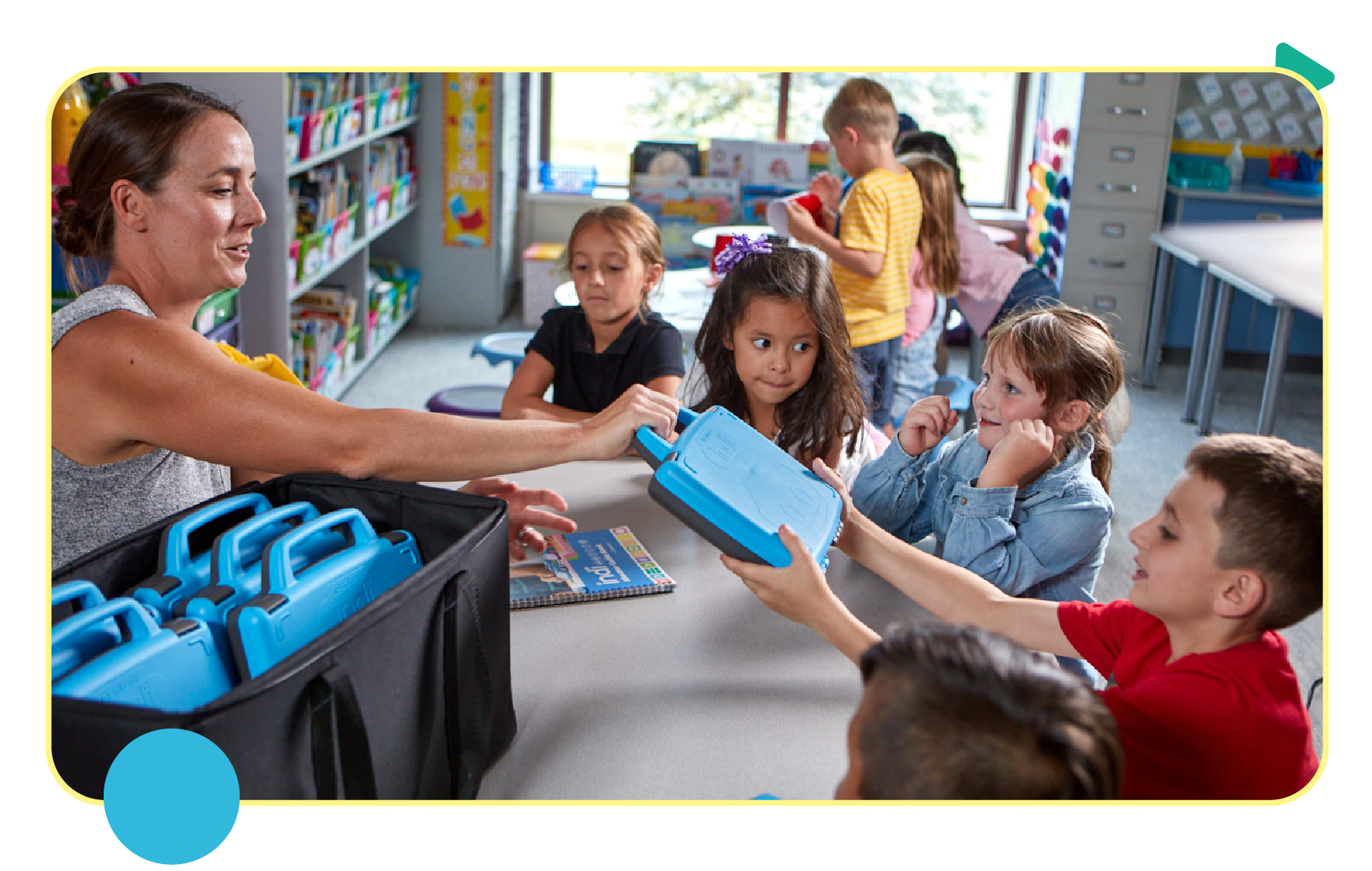 An educator helping kids understand computational thinking and problem-solving skills with a webinar.