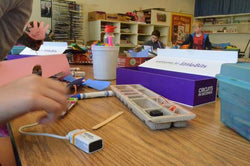 littleBits being used in classroom to demonstrate stem in art.