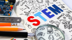 What is the difference between STEM vs STEAM?